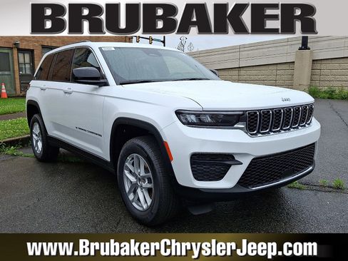 New 2026 Jeep Grand Cherokee Laredo AWD/4WD image 1