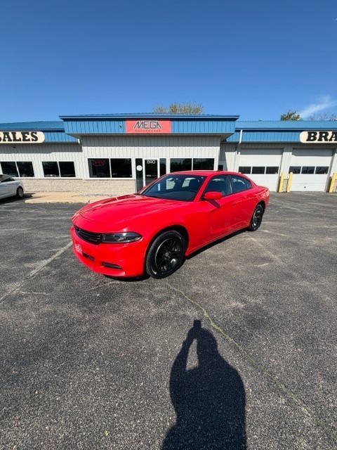 Used 2022 Dodge Charger SXT RWD image 2