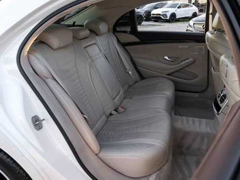 Used 2019 Mercedes-Benz S 560 4MATIC Sedan image 40