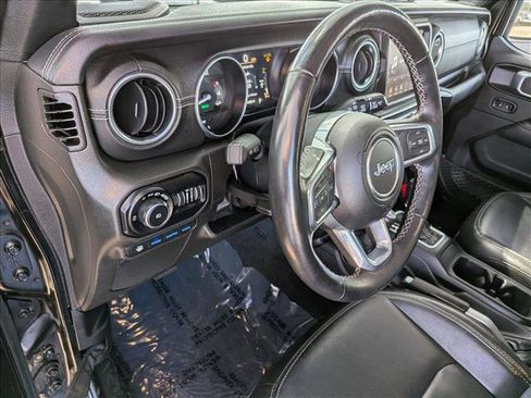 Used 2022 Jeep Wrangler Unlimited Sahara w/ Cold Weather Group image 11