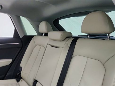 Used 2024 Audi Q3 2.0T Premium Plus image 29