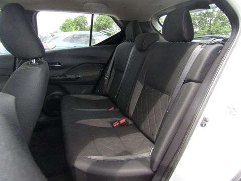Used 2020 Nissan Kicks SV FWD image 19