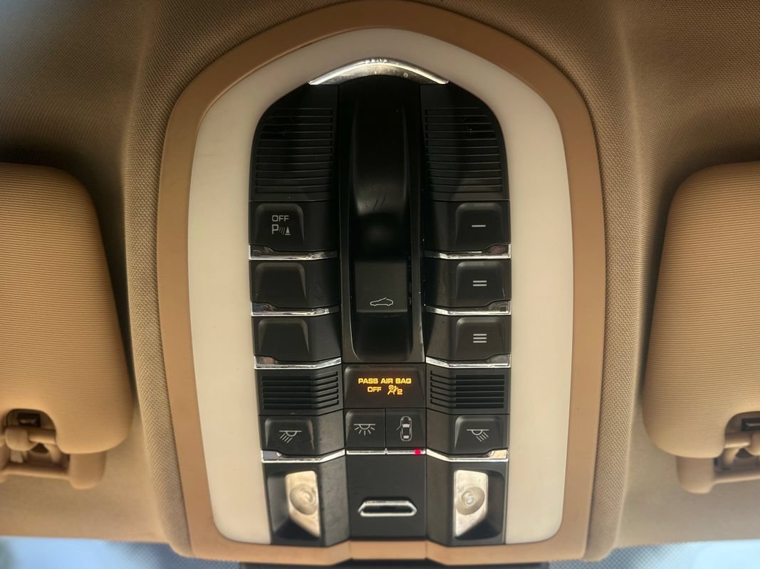 Used 2013 Porsche Cayenne Diesel AWD/4WD image 27