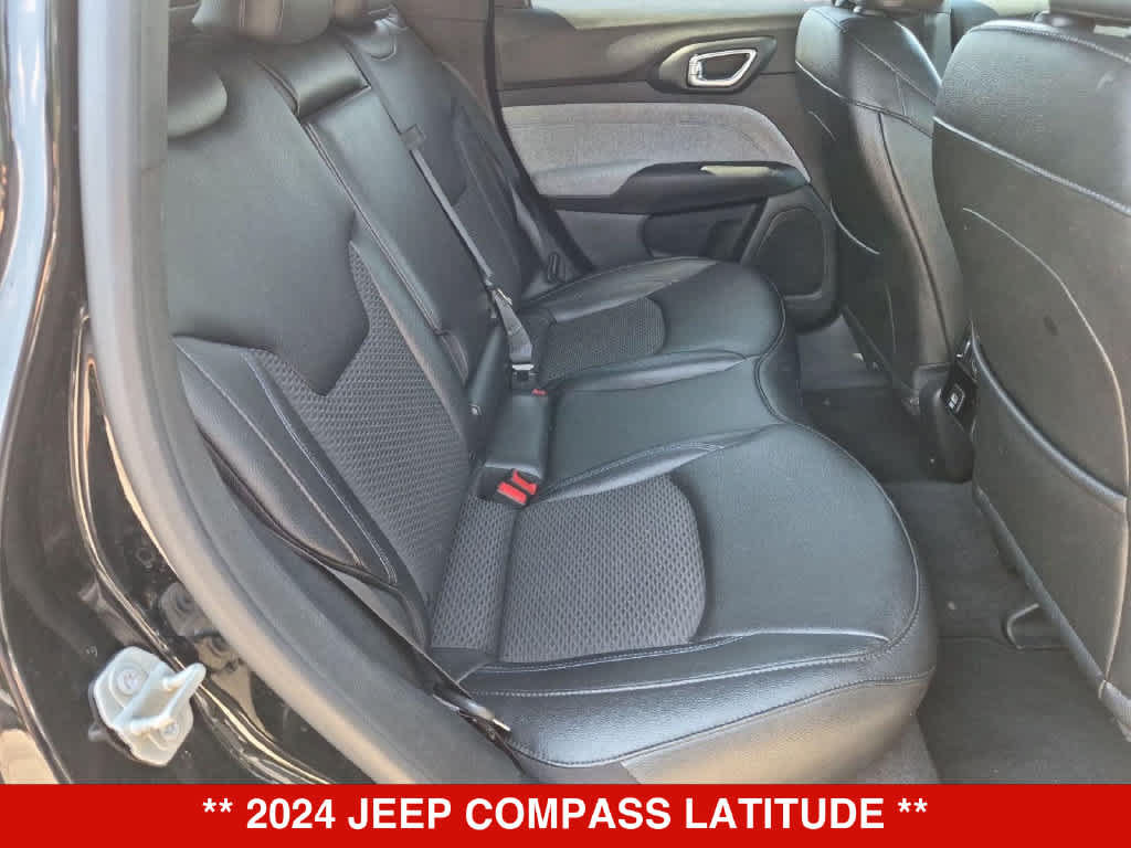 Used 2024 Jeep Compass Latitude AWD/4WD image 20