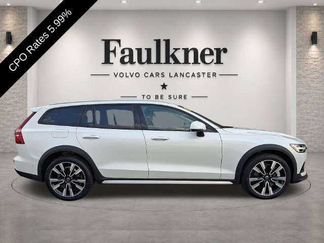 Certified 2025 Volvo V60 B5 Cross Country Ultra AWD/4WD image 9