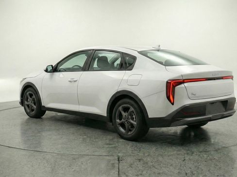Used 2025 Kia K4 FWD image 6