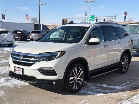 Used 2017 Honda Pilot Elite image 4
