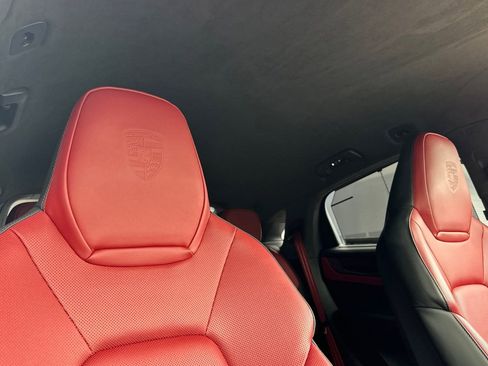 Used 2024 Porsche Cayenne Turbo GT image 19