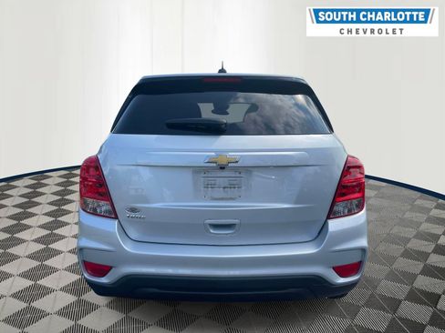 Used 2022 Chevrolet Trax LS w/ Tint and Cruise Package FWD image 5