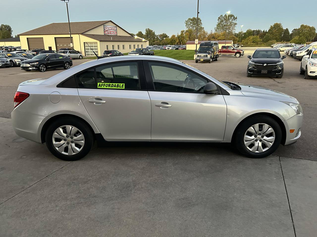 Used 2014 Chevrolet Cruze LS FWD image 4