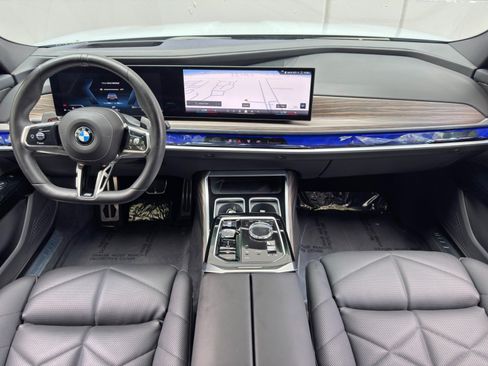 Used 2023 BMW 740i w/ Parking Assistance Package RWD image 13