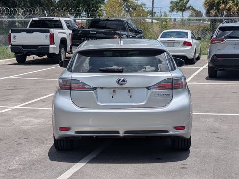 Used 2013 Lexus CT 200h w/ Premium Pkg w/Navigation FWD image 6