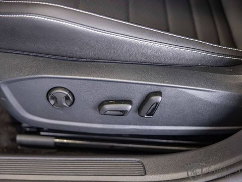 Used 2024 Volkswagen Jetta SE image 22