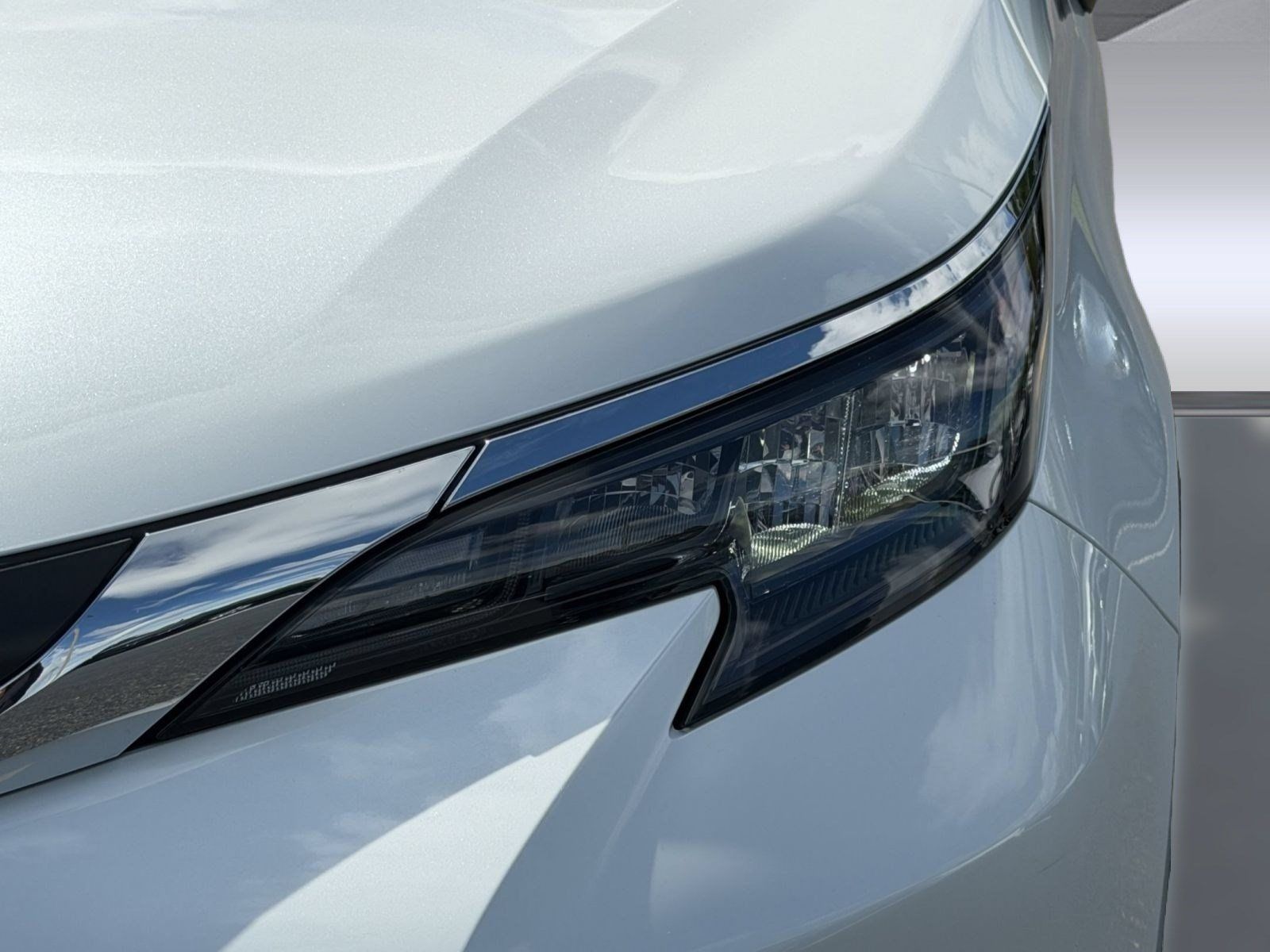 Used 2026 Toyota Sienna XLE FWD image 12