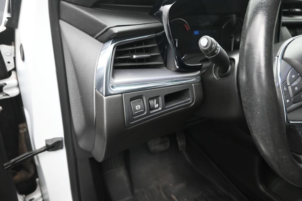 Used 2021 Cadillac XT5 Luxury FWD image 13