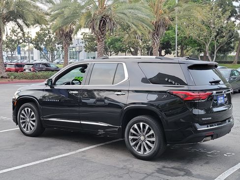 Used 2023 Chevrolet Traverse Premier FWD image 32
