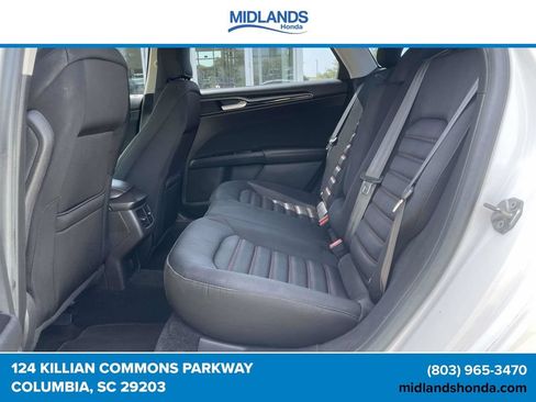 Used 2016 Ford Fusion SE w/ Equipment Group 201A FWD image 9