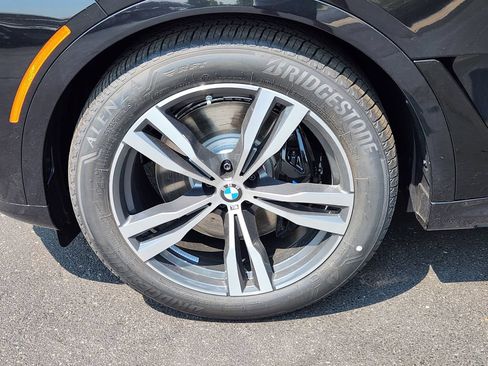 New 2027 BMW X7 xDrive40i w/ M Sport Package AWD/4WD image 7