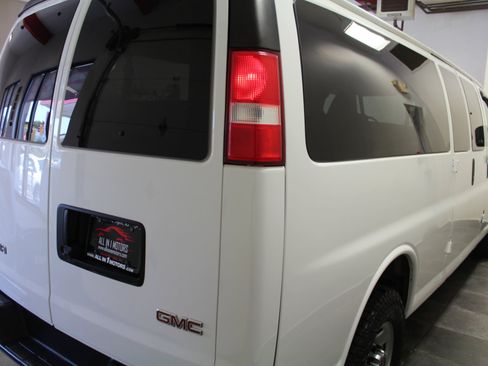 Used 2020 GMC Savana 3500 LT w/ LT Preferred Equipment Group image 7