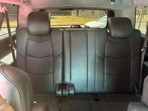 Used 2019 Cadillac Escalade ESV Premium Luxury w/ Escalade Sport Edition image 16