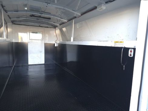 Used 2015 GMC Savana 3500 image 13