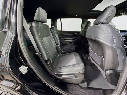 Used 2024 Jeep Grand Cherokee L Laredo RWD image 27