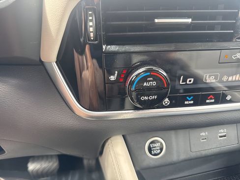Used 2023 Nissan Rogue SL w/ SL Premium Package AWD/4WD image 21