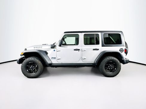 Used 2024 Jeep Wrangler Unlimited AWD/4WD image 4
