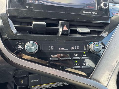 Certified 2021 Toyota Camry XLE FWD image 29