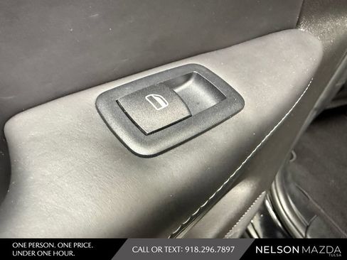Used 2019 Jeep Grand Cherokee Overland RWD image 39