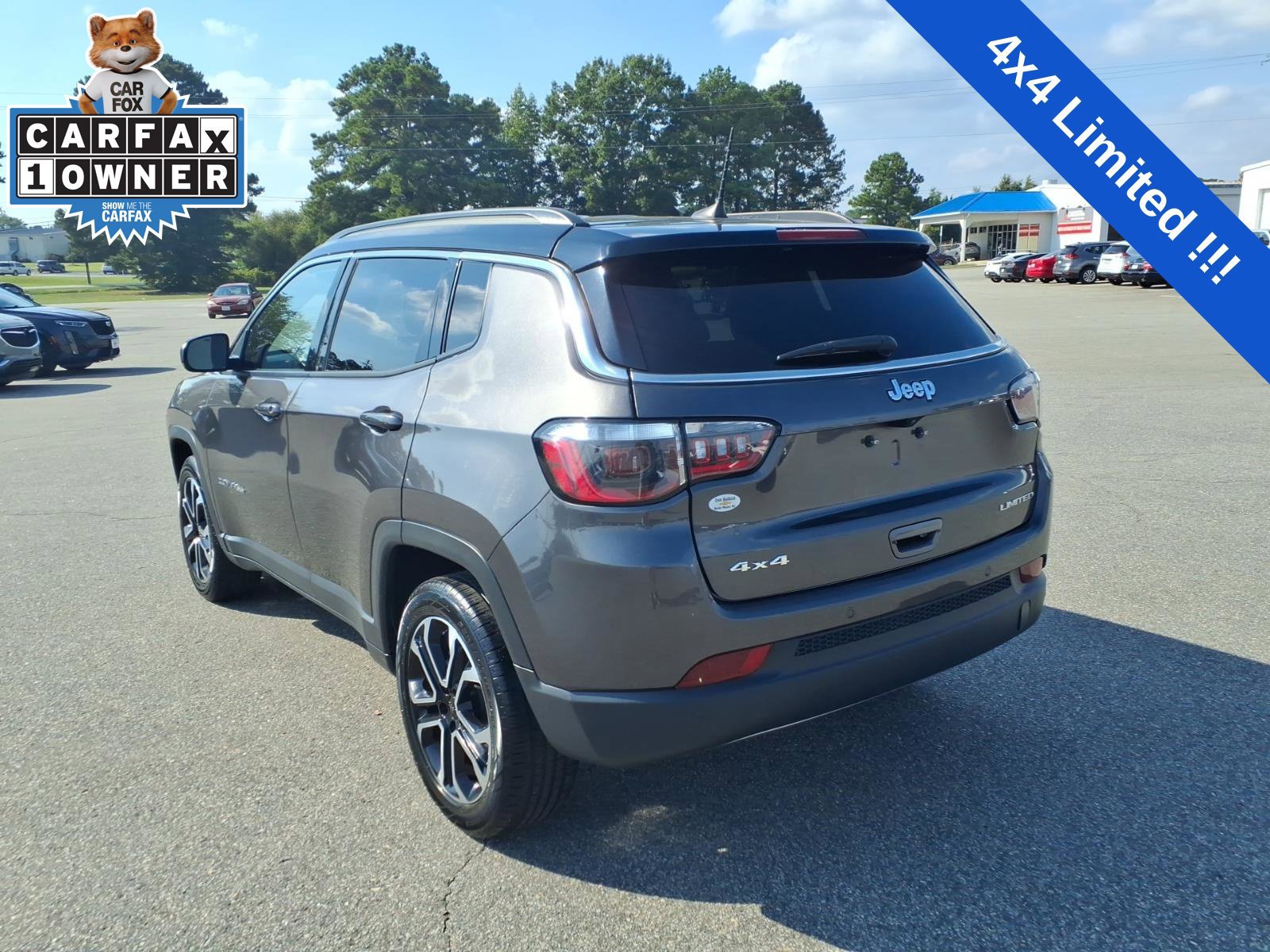 Used 2024 Jeep Compass Limited AWD/4WD image 3