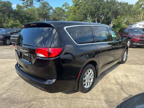 New 2026 Chrysler Voyager LX image 3