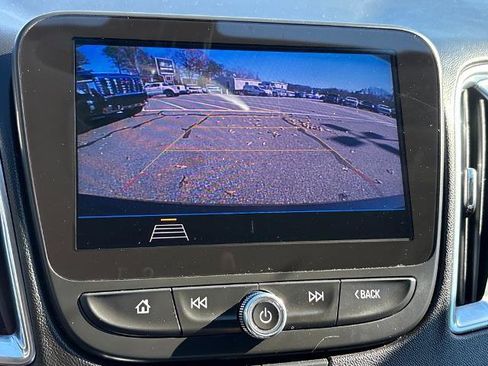 Used 2020 Chevrolet Malibu LT image 12