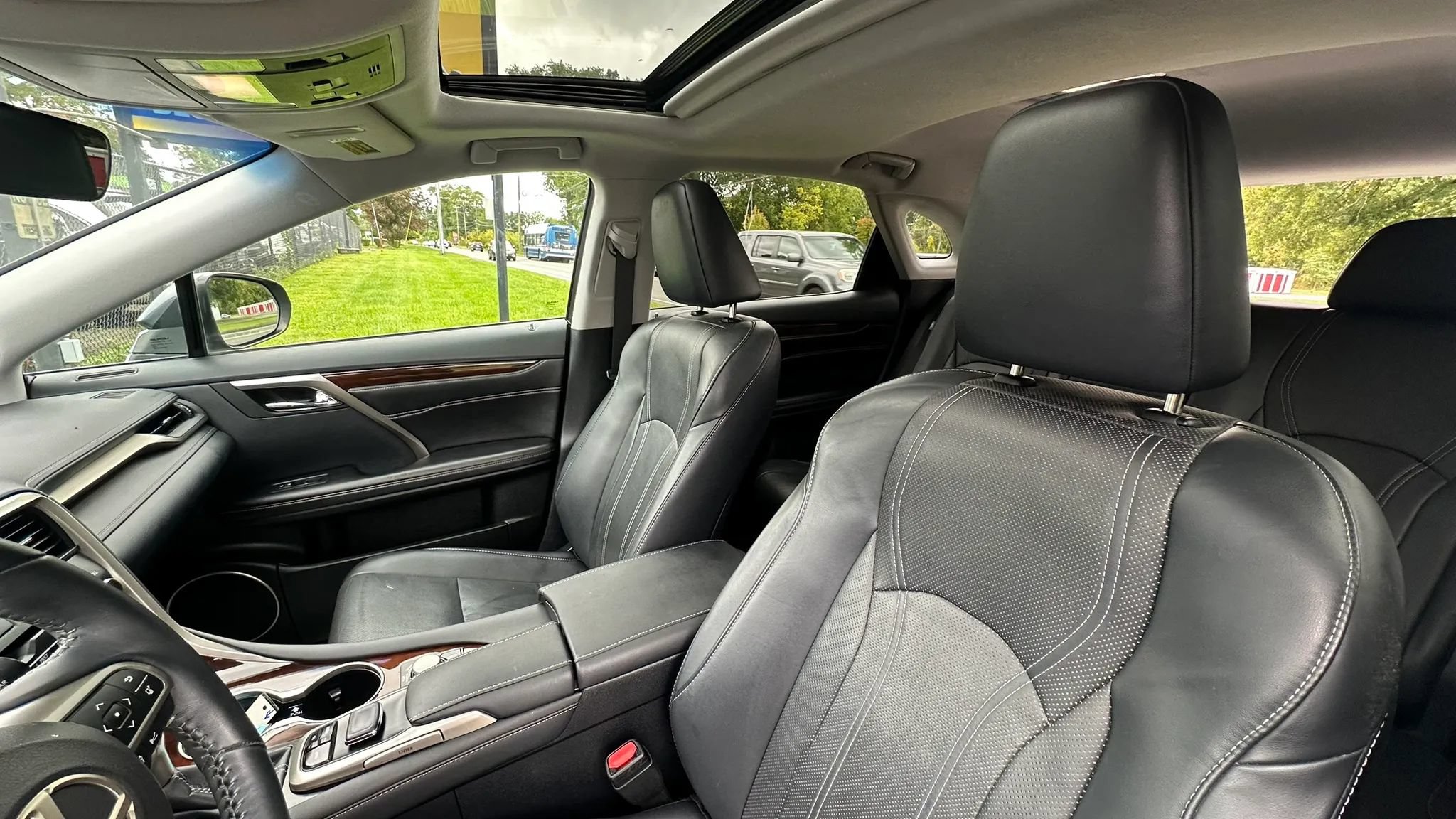 Used 2018 Lexus RX 350 AWD w/ Premium Package image 28