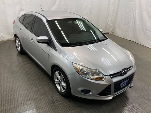 Used 2014 Ford Focus SE FWD image 2
