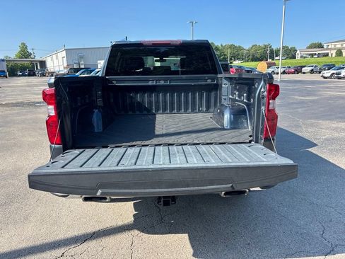 Used 2022 Chevrolet Silverado 1500 LT w/ Z71 Off-Road Package AWD/4WD image 14