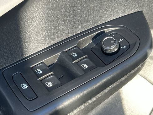 New 2026 Volkswagen Taos S FWD image 17