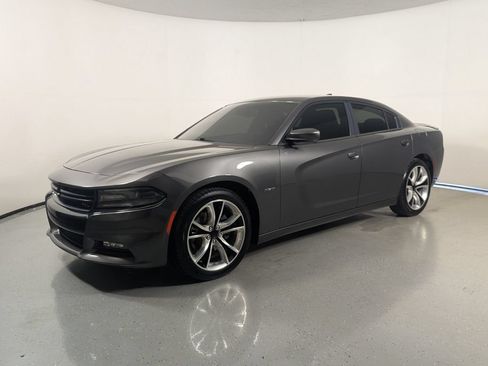 Used 2016 Dodge Charger R/T RWD image 3