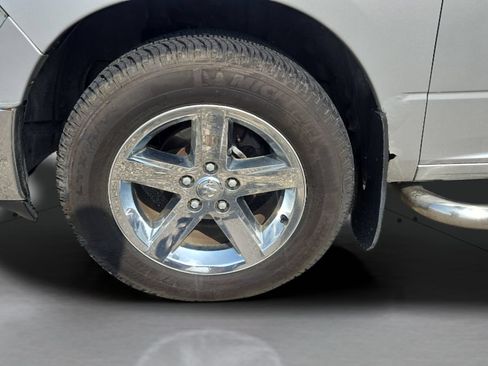 Used 2010 Dodge Ram 1500 Truck SLT w/ SLT Plus D←cor Group AWD/4WD image 17