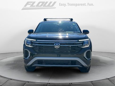 Certified 2025 Volkswagen Atlas Peak Edition SE image 2
