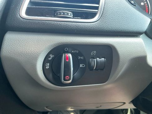 Used 2016 Audi Q3 2.0T Premium Plus image 33