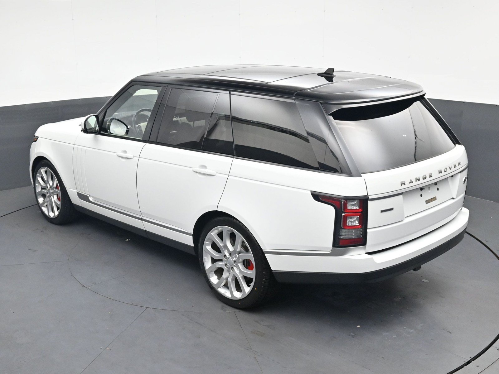 Used 2016 Land Rover Range Rover Supercharged AWD/4WD image 23