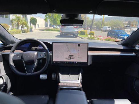 Used 2024 Tesla Model S AWD/4WD image 10