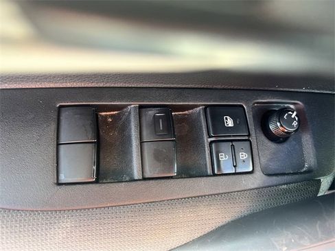 Used 2022 Toyota Corolla LE image 20