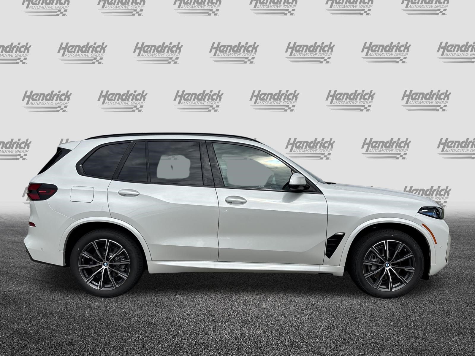 Certified 2026 BMW X5 xDrive40i w/ M Sport Package AWD/4WD image 10