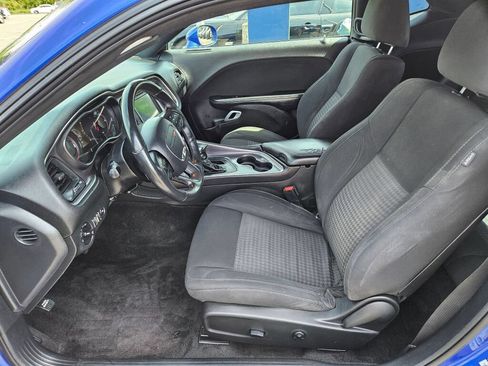 Used 2018 Dodge Challenger SXT w/ Blacktop Package RWD image 10