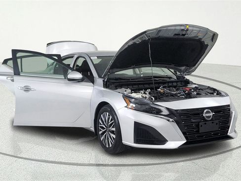 Used 2023 Nissan Altima 2.5 SV FWD image 7