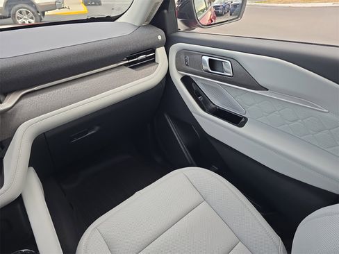 New 2026 Ford Explorer Platinum w/ LUX Leather Package image 11