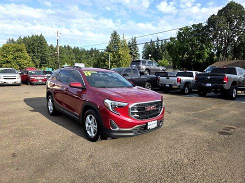 Used 2019 GMC Terrain SLE w/ Driver Convenience Package image 4