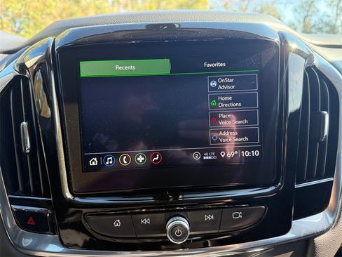 Used 2021 Chevrolet Traverse LT image 29